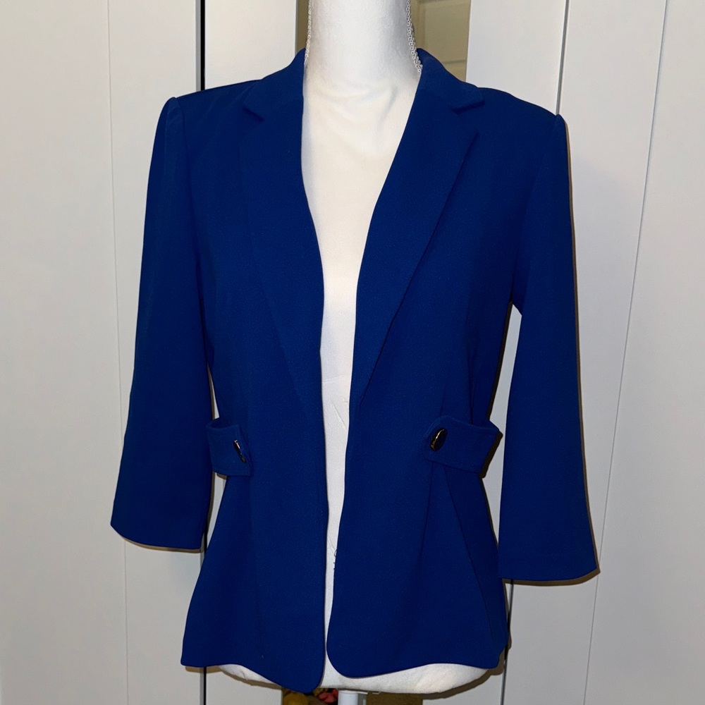 Elegant Blue Women's Blazer